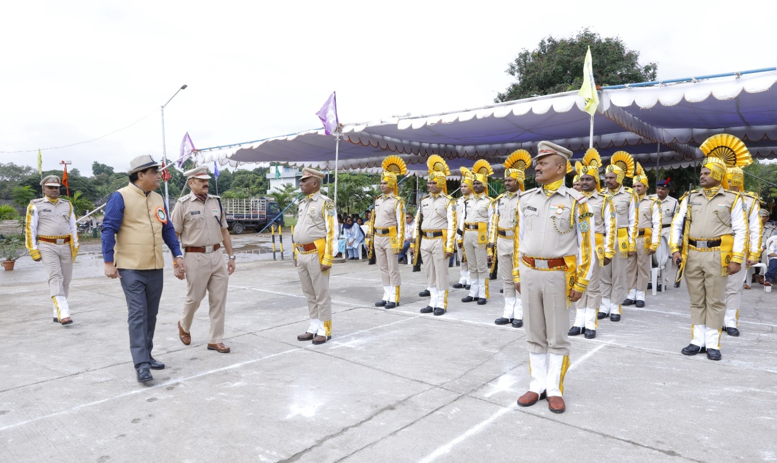 The march past by CISF personnel and MIDHANI’s team reflected the discipline and dedication of the organization